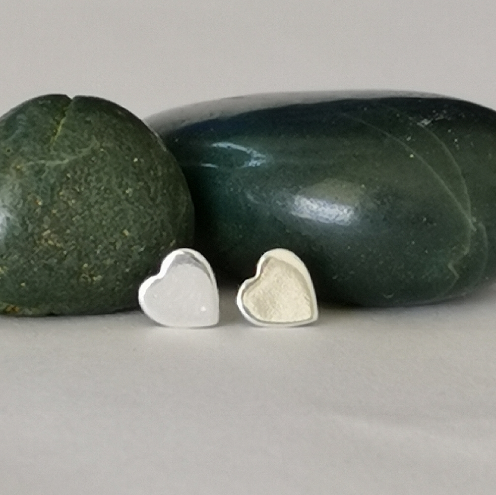Sterling silver  heart stud earrings 🆕